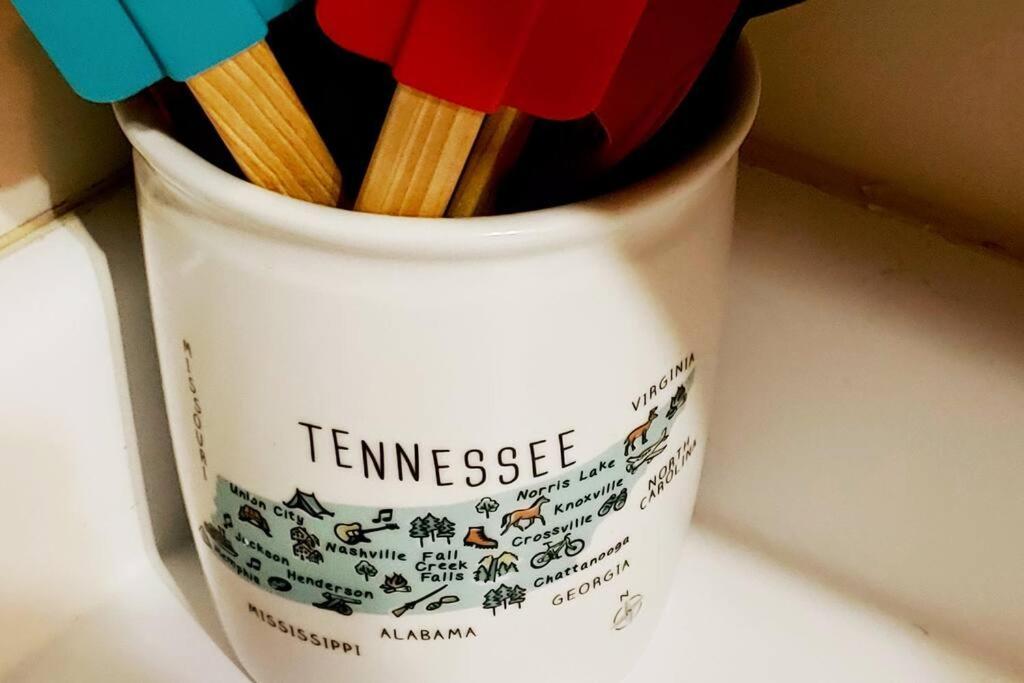 Four Private Suites - Hot Tub - Arcade - Fast Wi-Fi - One Minute To Parkway Fun Pigeon Forge Dış mekan fotoğraf
